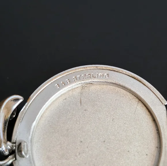 BAB Sterling Floral Engraved Locket - Picture 5 of 6